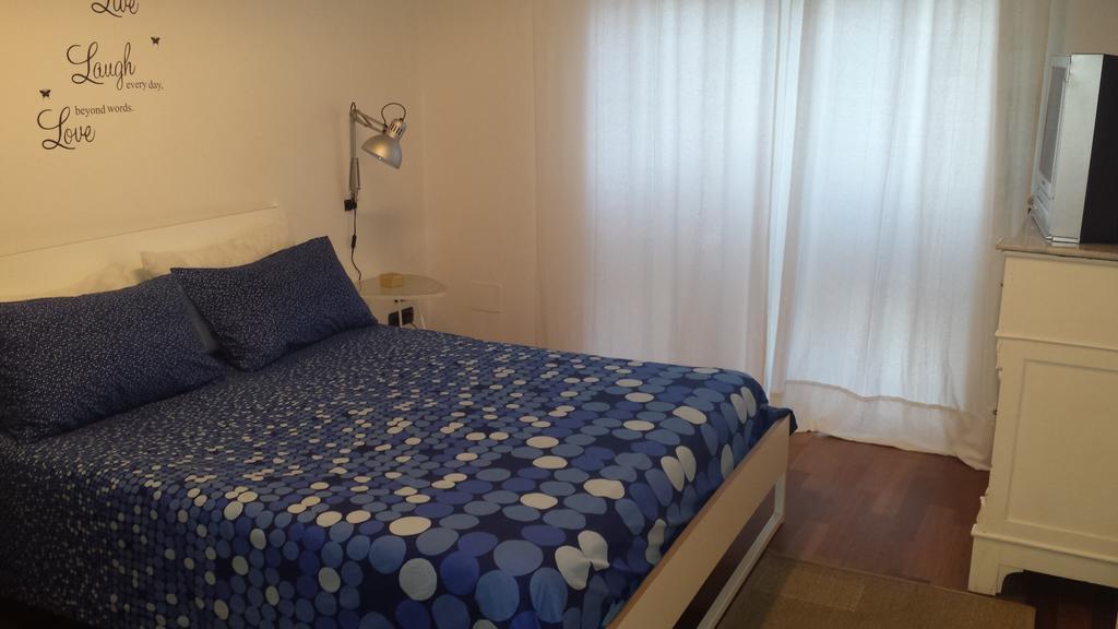 Apartment Oltremarestudios نابولي الغرفة الصورة