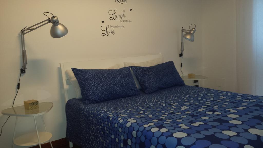 Apartment Oltremarestudios نابولي الغرفة الصورة